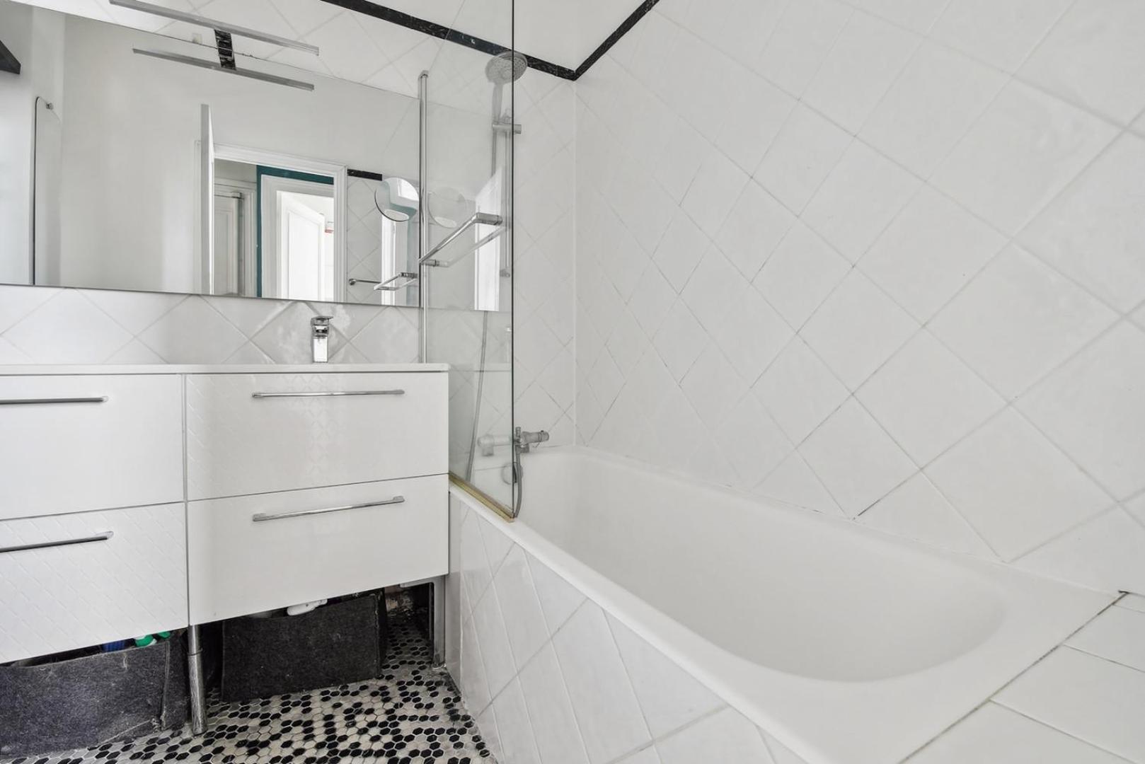 Bnbnook - Cozy 1br In Le Marais & Near Pompidou * Parigi